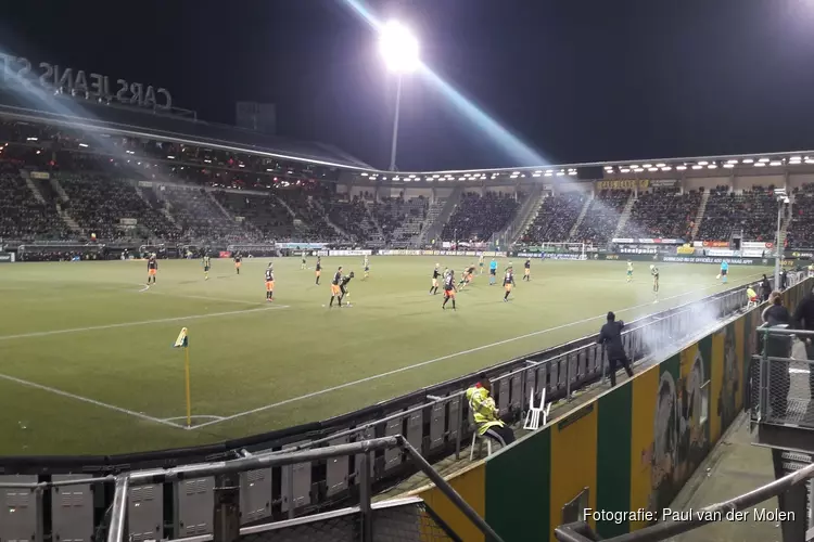 ADO Den Haag legt PSV weinig in de weg