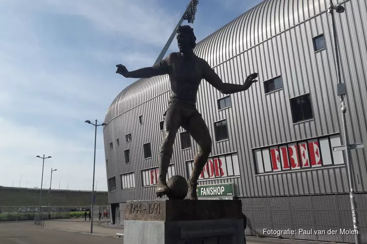 Aanhoudingen bij voetbalstadion