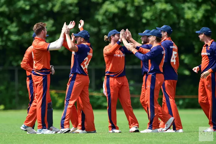 4 spelers van Voorburgse club V.C.C in oranje cricketteam