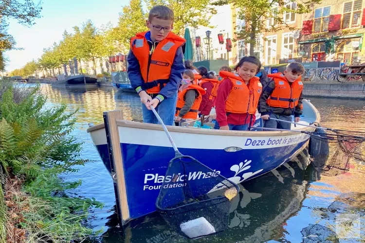 Veel Haagse scholieren deze week in de weer voor plasticvrij water en een zwerfafvalvrije stoep