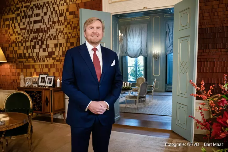 Koning spreekt volk goede hoop toe