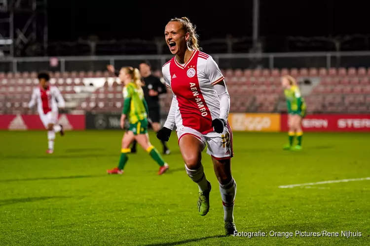 Ajax Vrouwen komen met de schrik vrij tegen ADO Den Haag