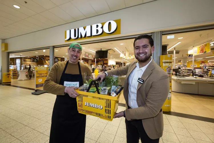 Jumbo winkels in Den Haag verzorgen iftar voor stadsgenoten op 12 april