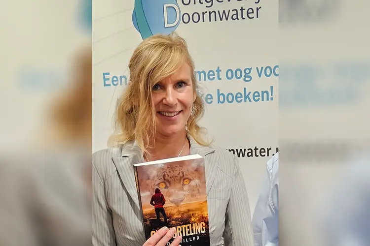 Janine Keijser, auteur van de eco-thriller 'Ontworteling', verzorgt op 21 oktober een boeiende lezing in Den Haag